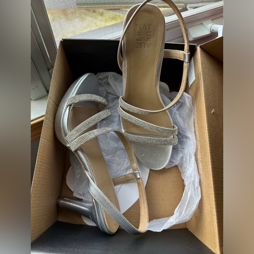 Naturalizer WIDE high heels